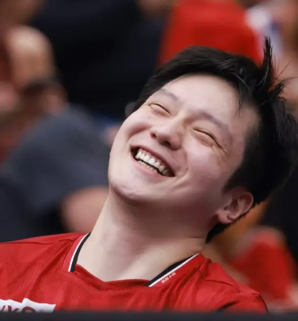 举一动都被 举一动都被